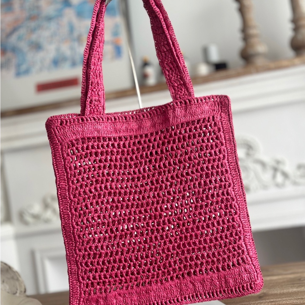 Chloé Pink Crochet 'Love' Tote - Picture 2 of 8